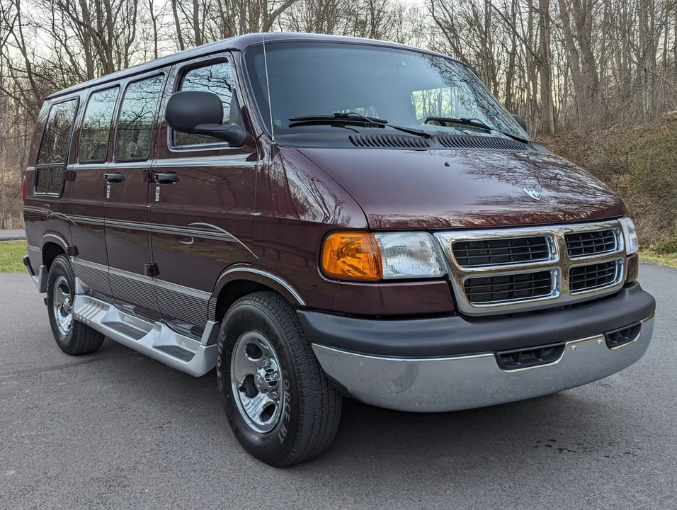 2003 Dodge Ram Van - Image 23 of 31