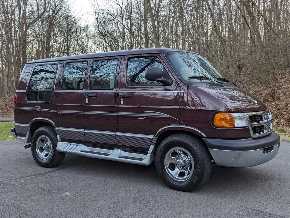 2003 Dodge Ram Van - Image 24 of 31