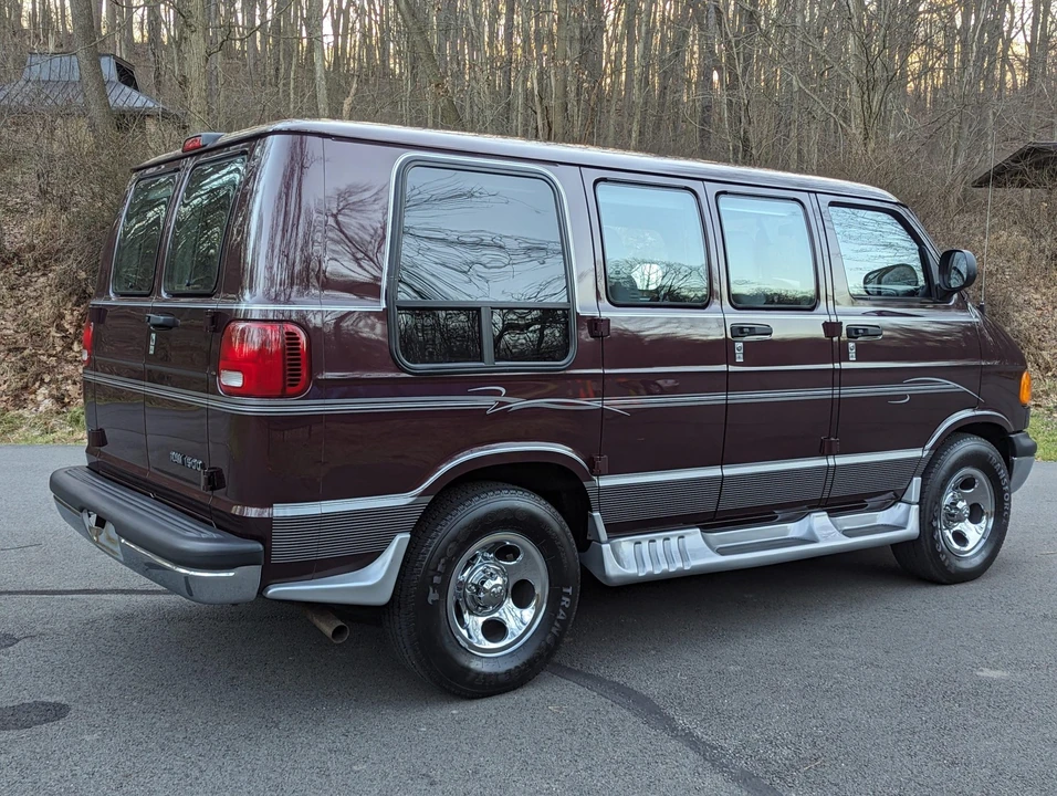 2003 Dodge Ram Van - Image 26 of 31
