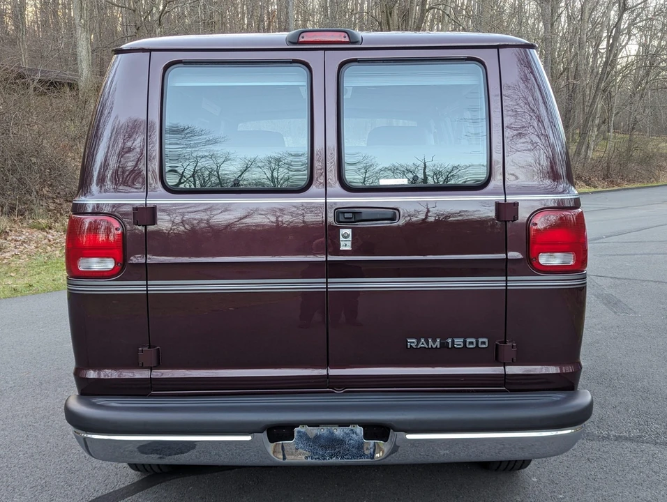 2003 Dodge Ram Van - Image 29 of 31