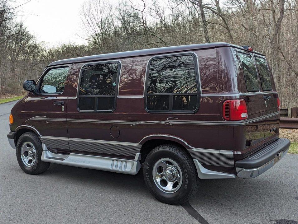 2003 Dodge Ram Van - Image 31 of 31