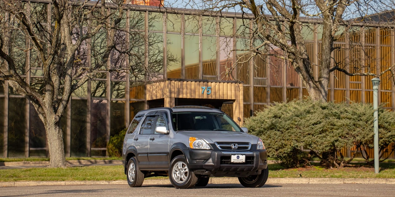 2003 Honda CR-V 2nd Gen - Image 15 of 31