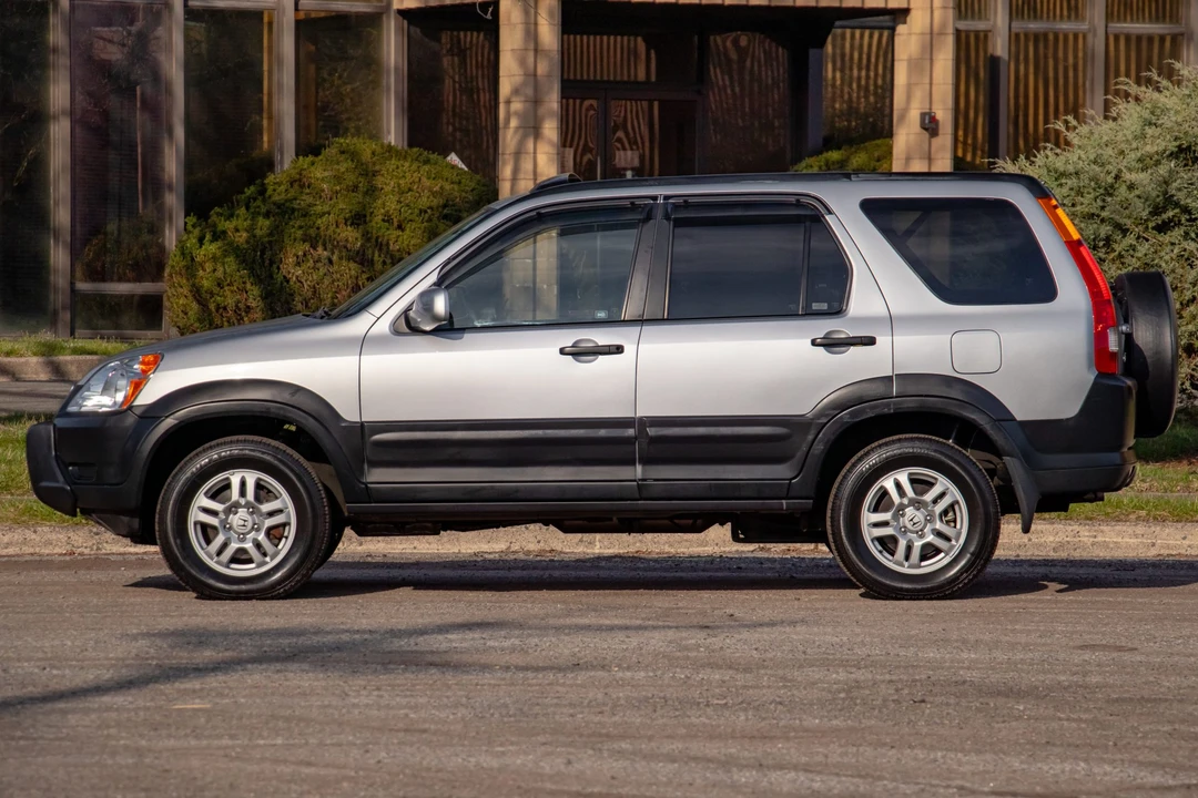2003 Honda CR-V 2nd Gen - Image 5 of 31