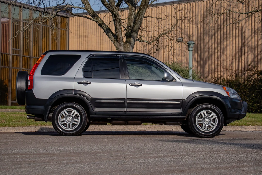2003 Honda CR-V 2nd Gen - Image 11 of 31