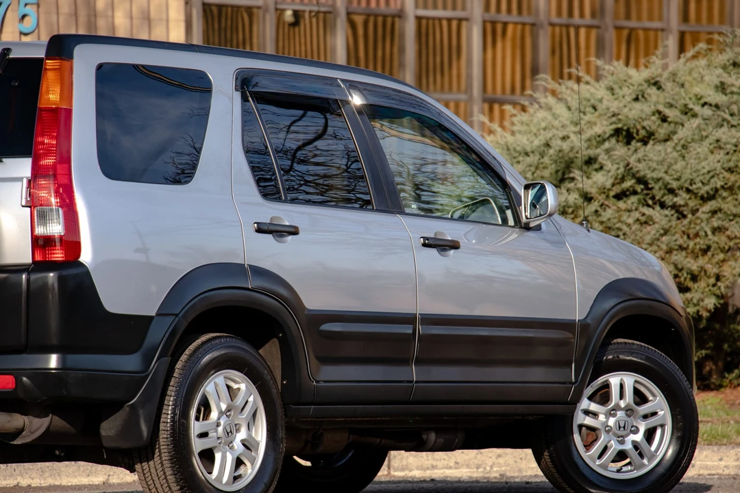 2003 Honda CR-V 2nd Gen - Image 25 of 31