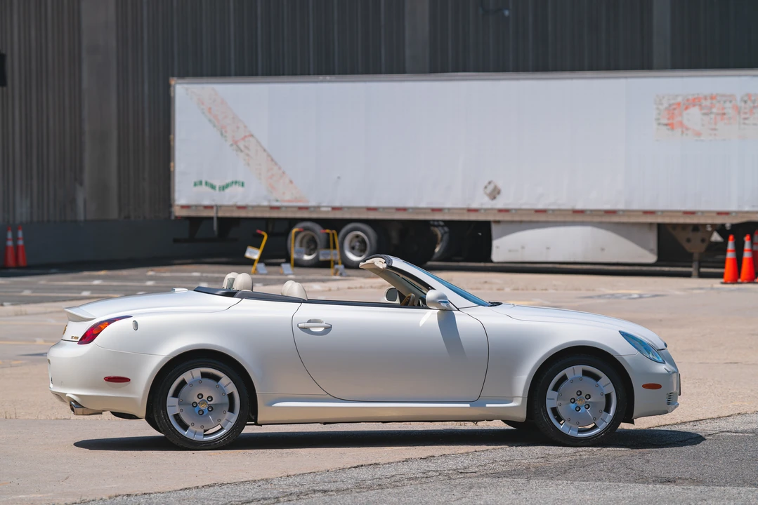 2003 Lexus SC430 - Image 18 of 31