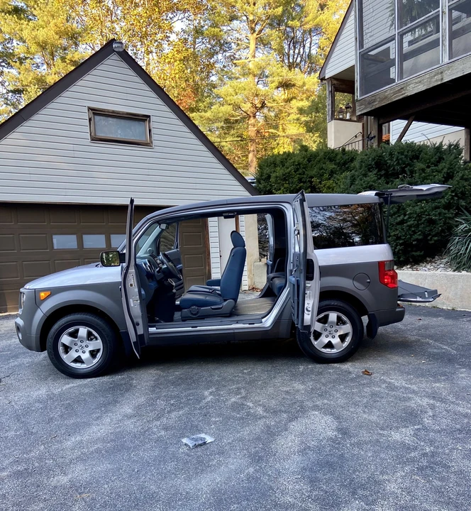 2004 Honda Element - Image 4 of 31