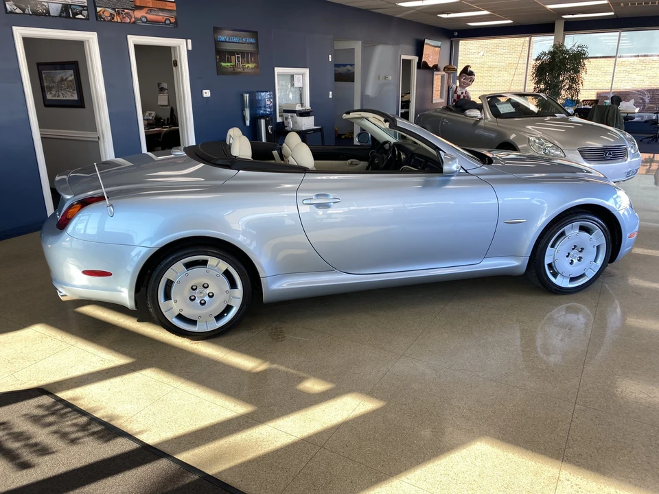 2004 Lexus SC430 - Image 8 of 31