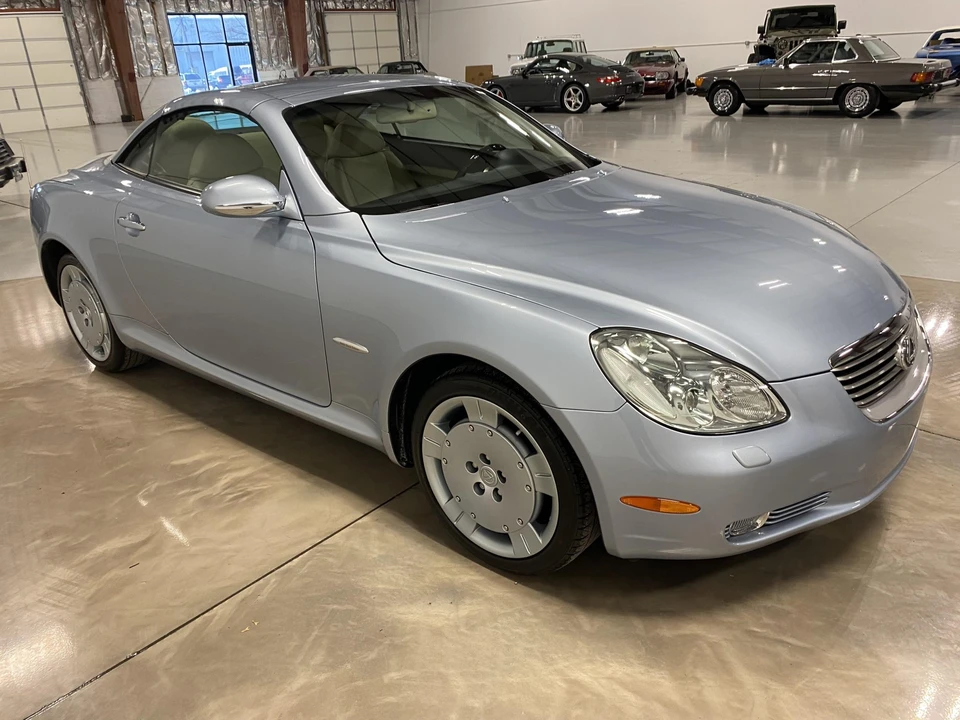 2004 Lexus SC430 - Image 2 of 31