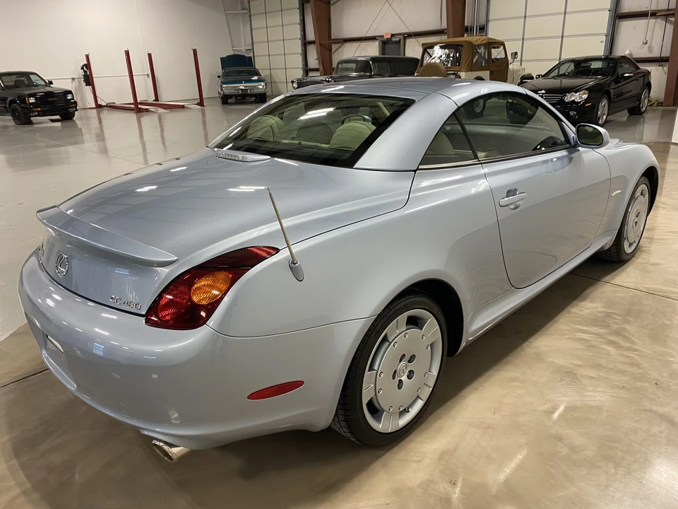 2004 Lexus SC430 - Image 11 of 31
