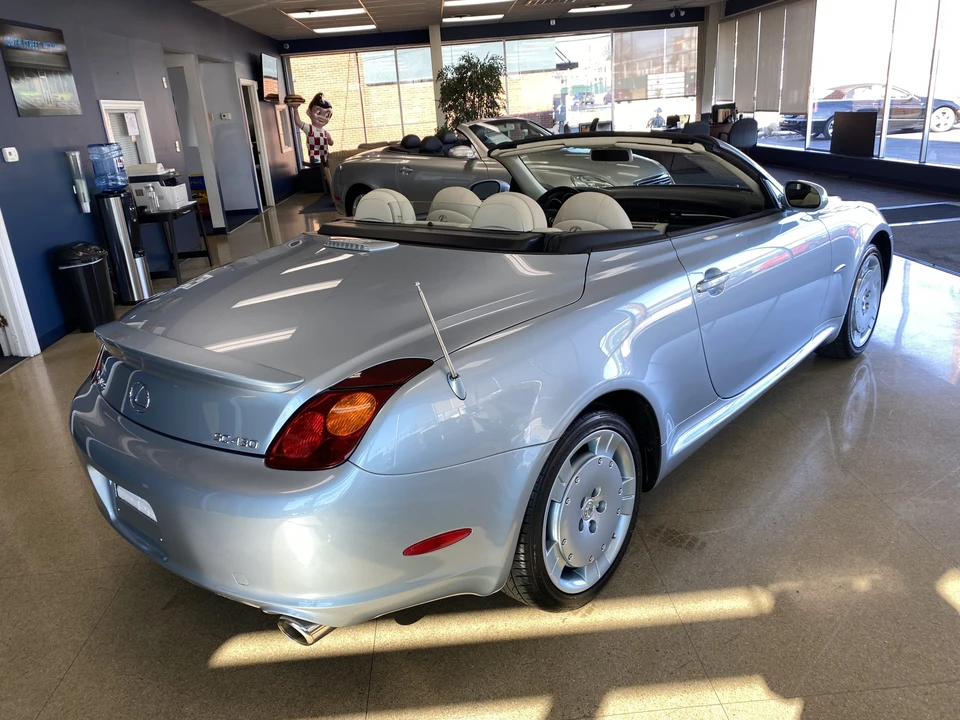2004 Lexus SC430 - Image 9 of 31
