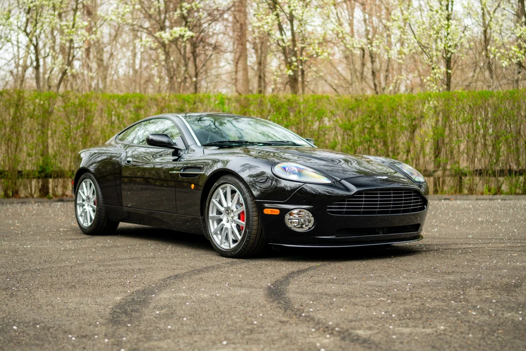 2005 Aston Martin Vanquish 1st Gen - Image 9 of 31