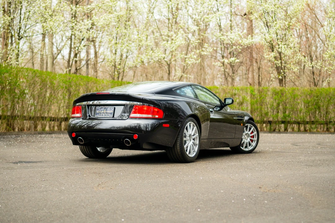 2005 Aston Martin Vanquish 1st Gen - Image 12 of 31