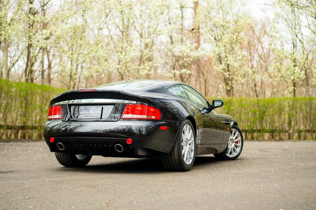 2005 Aston Martin Vanquish 1st Gen - Image 13 of 31