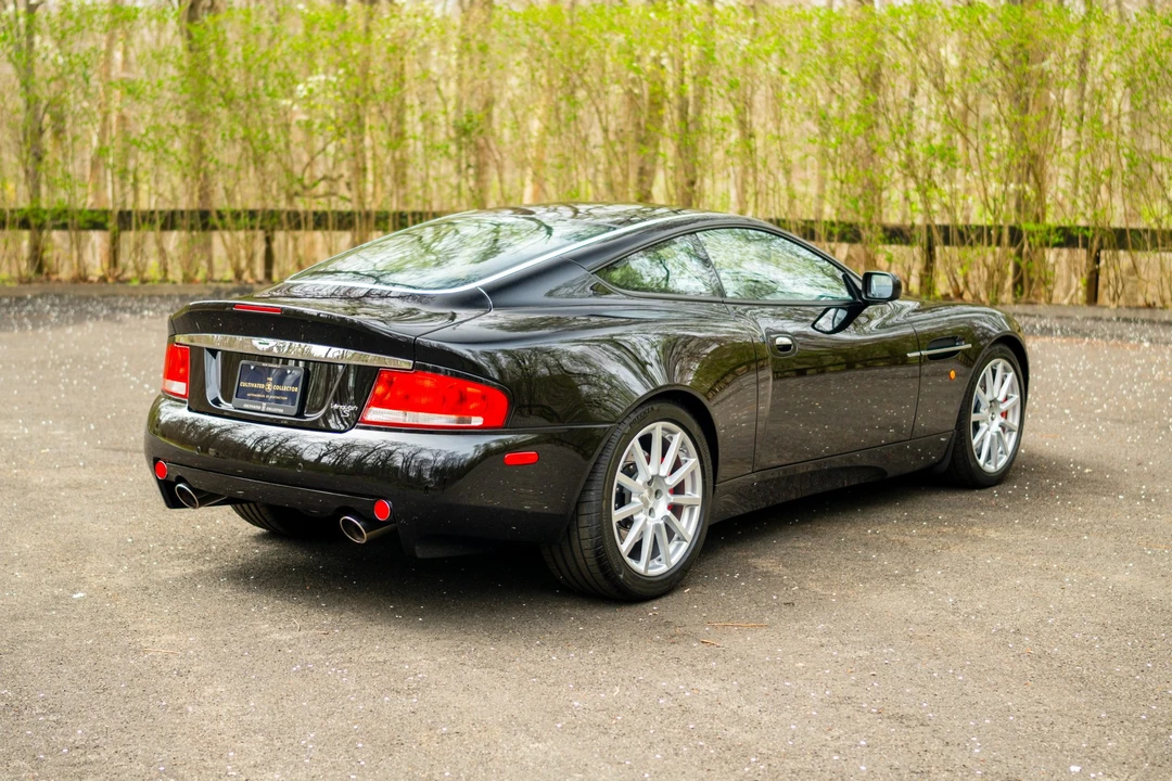 2005 Aston Martin Vanquish 1st Gen - Image 14 of 31