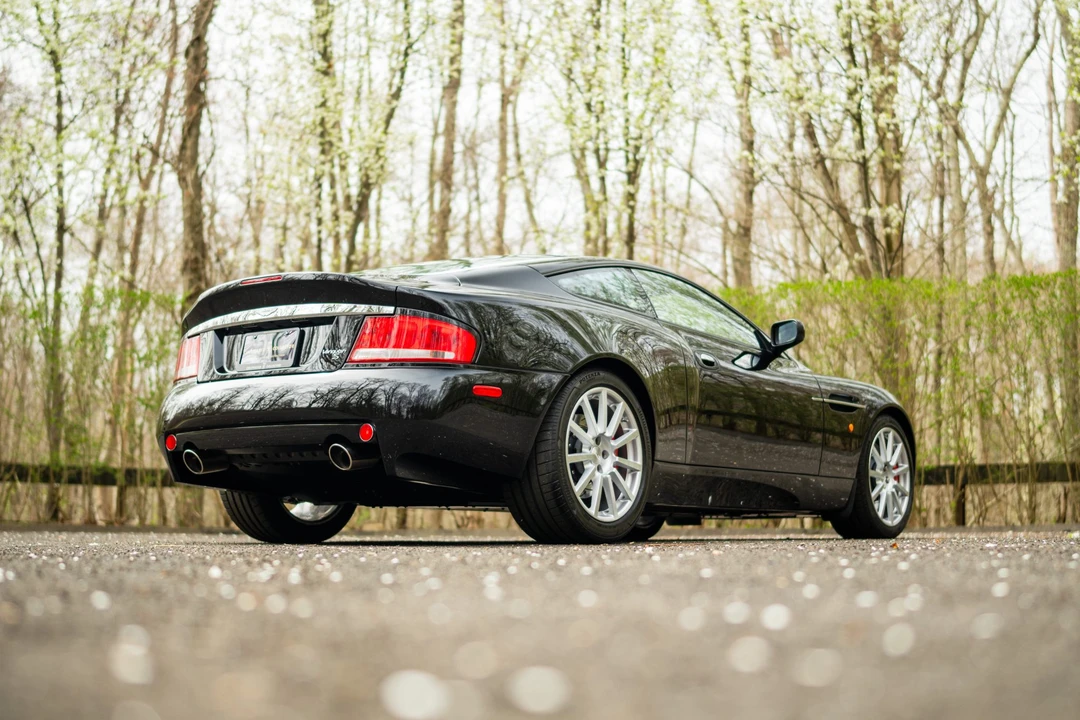 2005 Aston Martin Vanquish 1st Gen - Image 15 of 31
