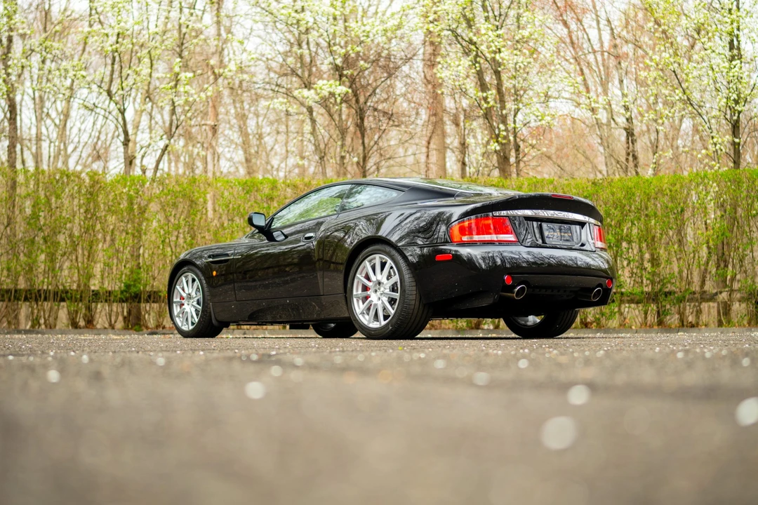 2005 Aston Martin Vanquish 1st Gen - Image 22 of 31