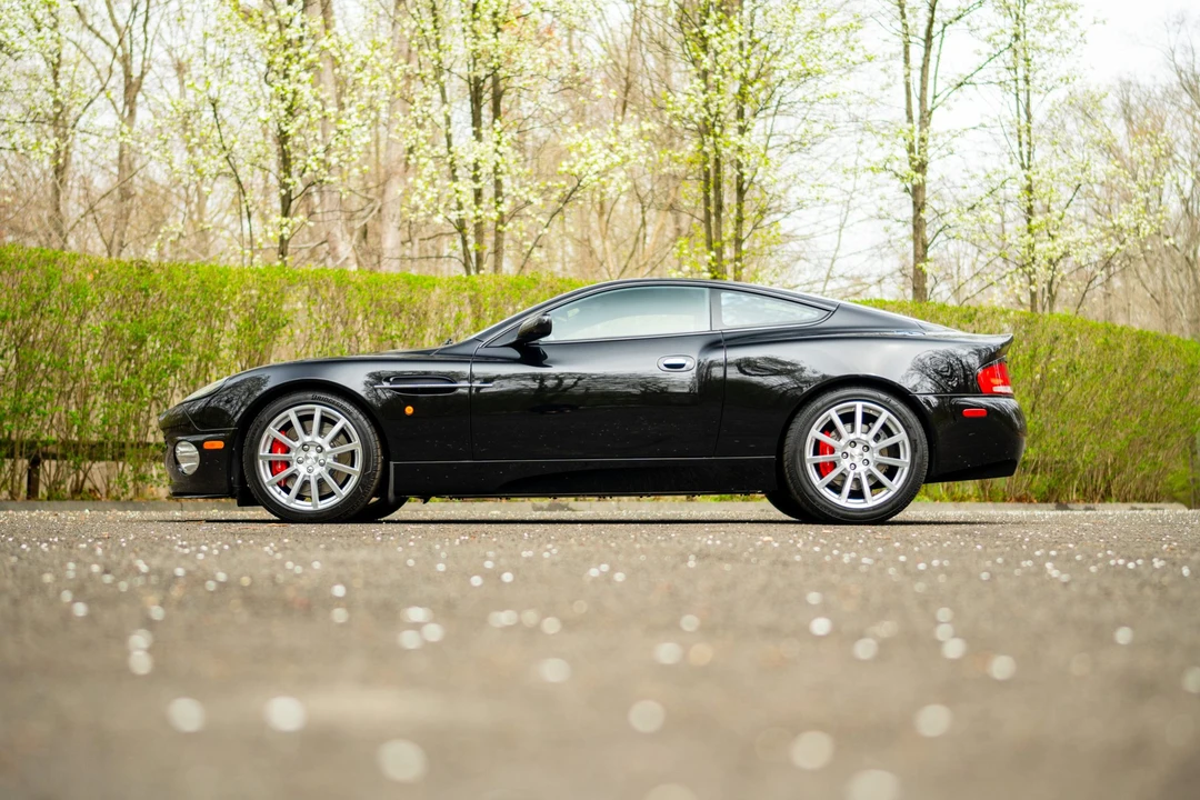 2005 Aston Martin Vanquish 1st Gen - Image 25 of 31