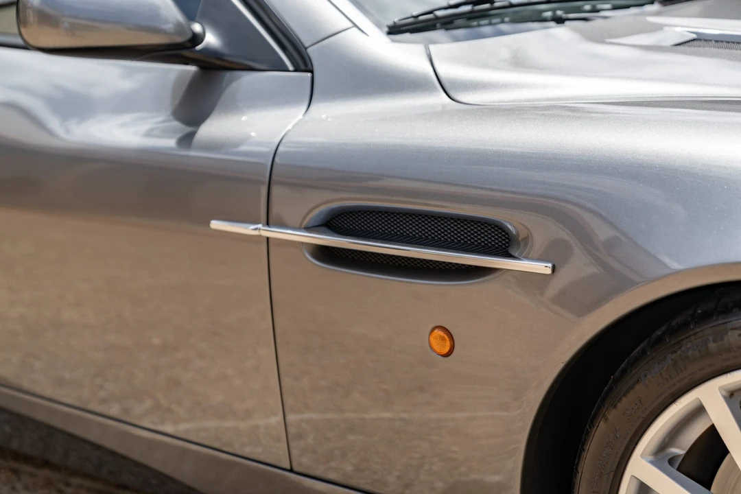 2005 Aston Martin Vanquish 1st Gen - Image 18 of 31