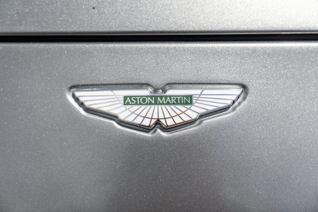 2005 Aston Martin Vanquish 1st Gen - Image 27 of 31