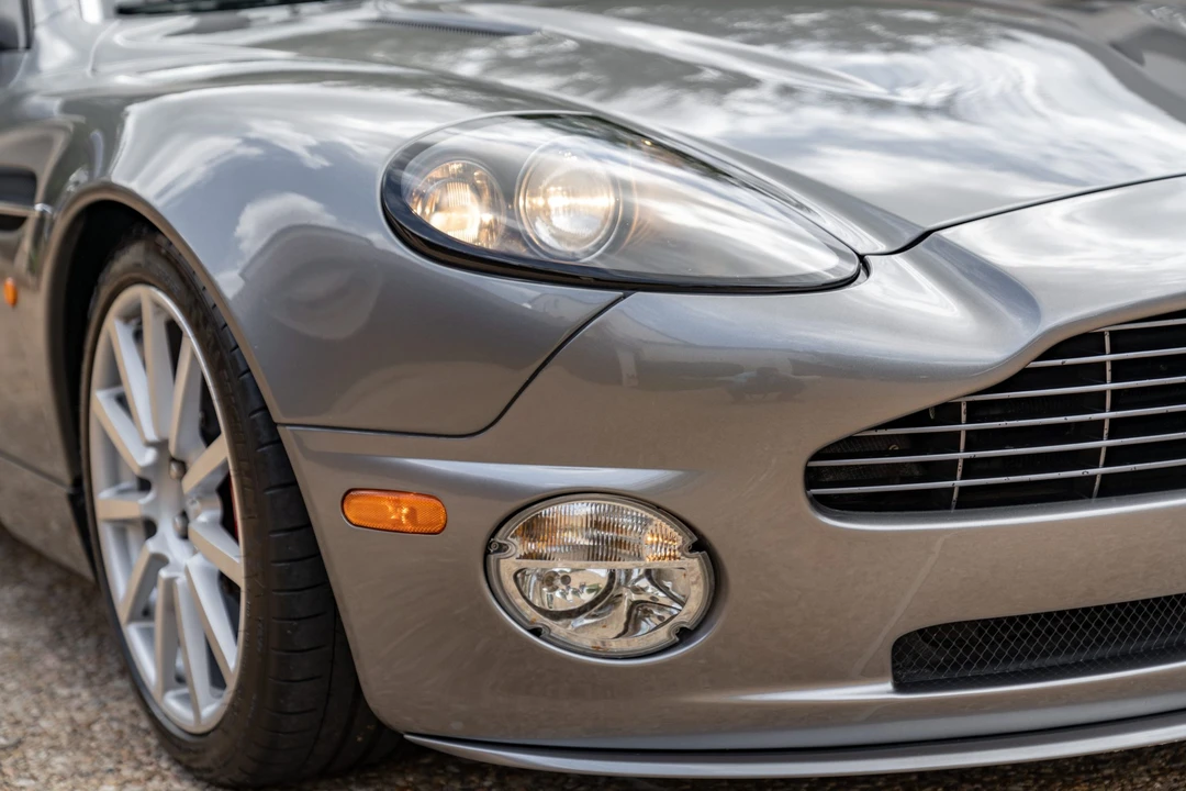 2005 Aston Martin Vanquish 1st Gen - Image 22 of 31