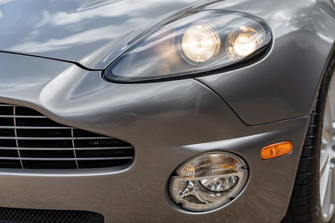 2005 Aston Martin Vanquish 1st Gen - Image 23 of 31