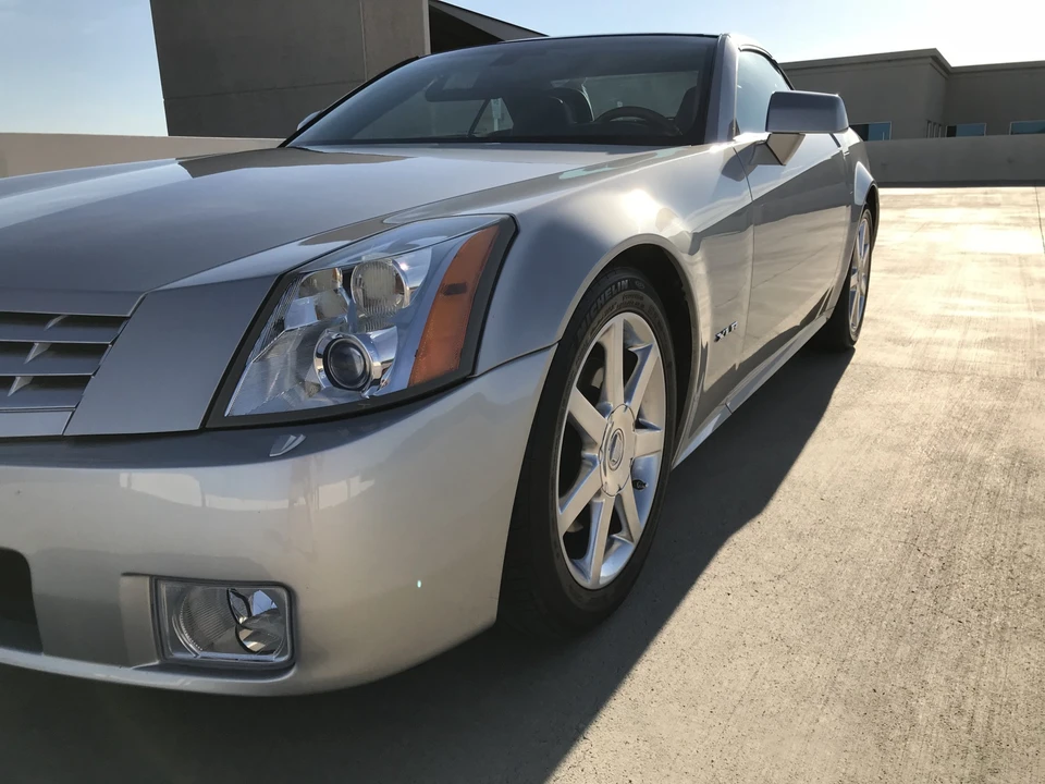 2005 Cadillac XLR - Image 23 of 31