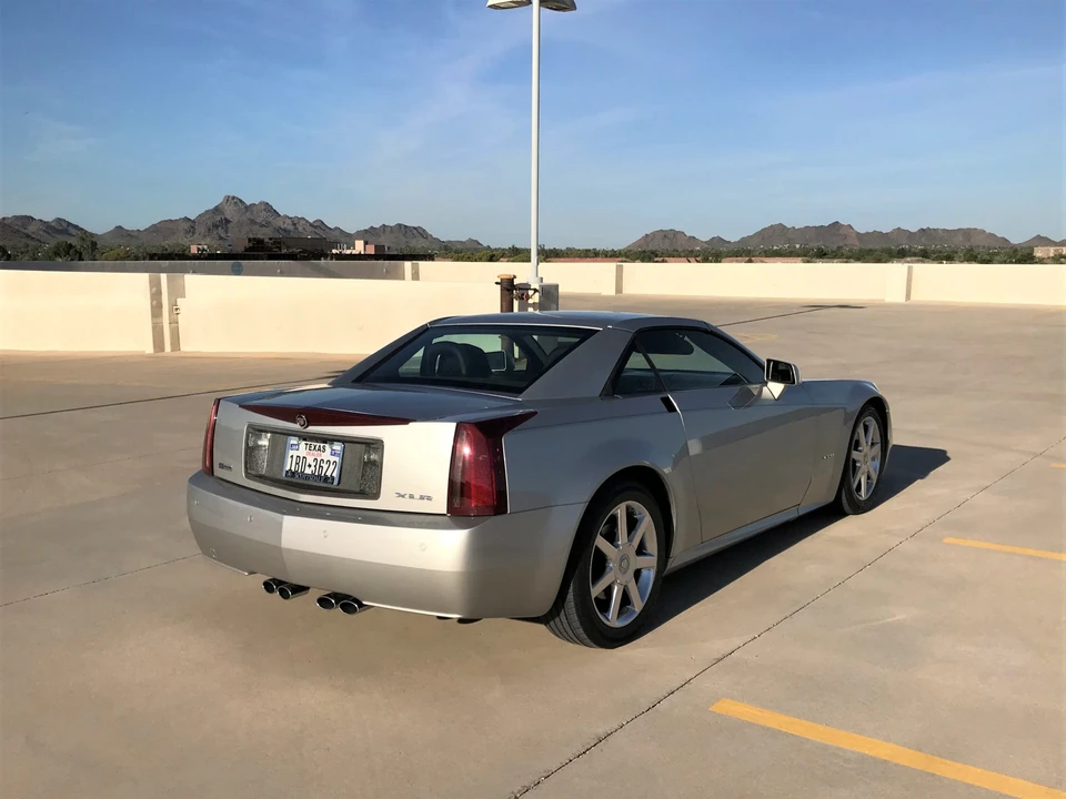 2005 Cadillac XLR - Image 2 of 31