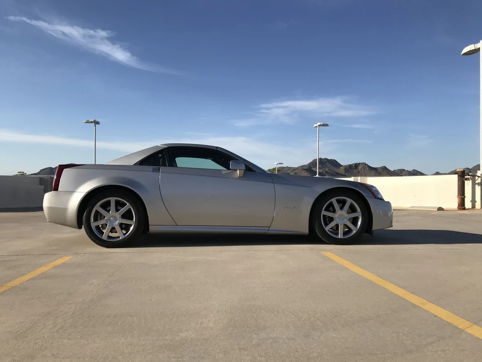 2005 Cadillac XLR - Image 3 of 31