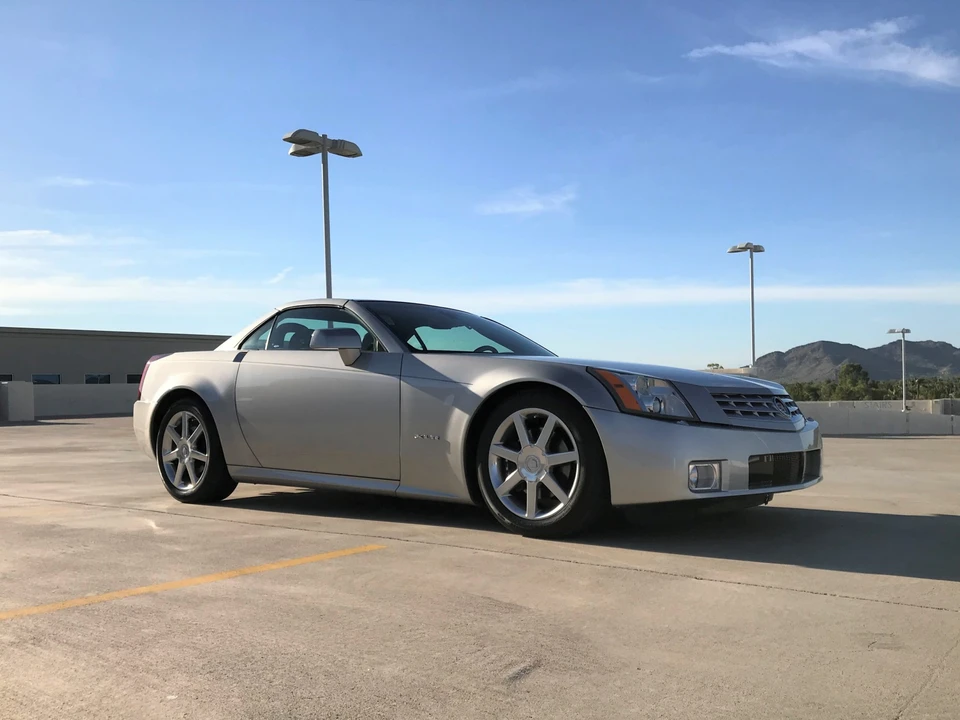 2005 Cadillac XLR - Image 4 of 31
