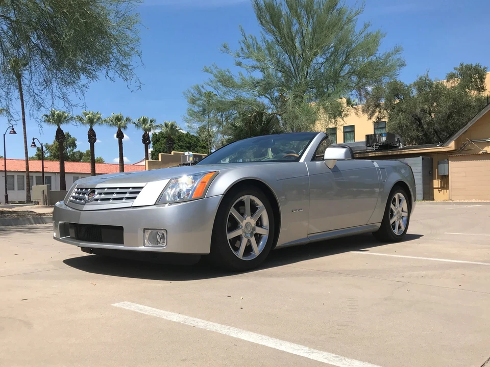 2005 Cadillac XLR - Image 6 of 31