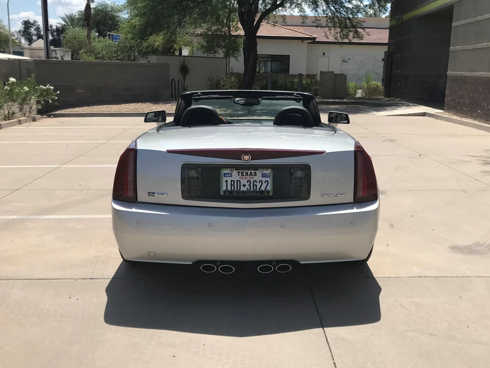 2005 Cadillac XLR - Image 9 of 31