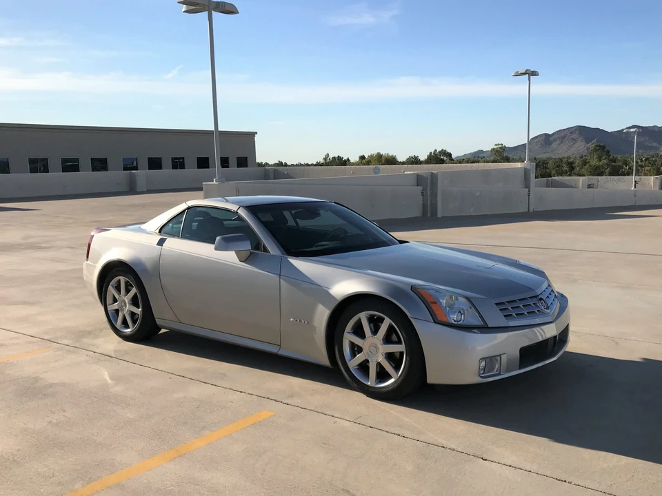 2005 Cadillac XLR - Image 11 of 31