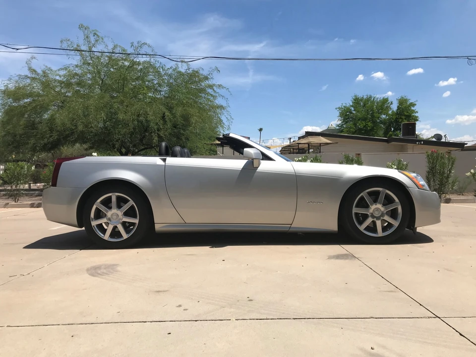 2005 Cadillac XLR - Image 17 of 31