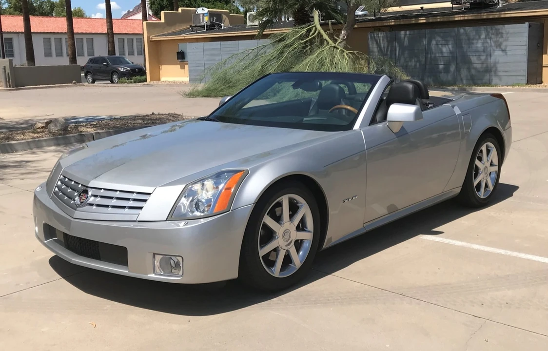 2005 Cadillac XLR - Image 20 of 31