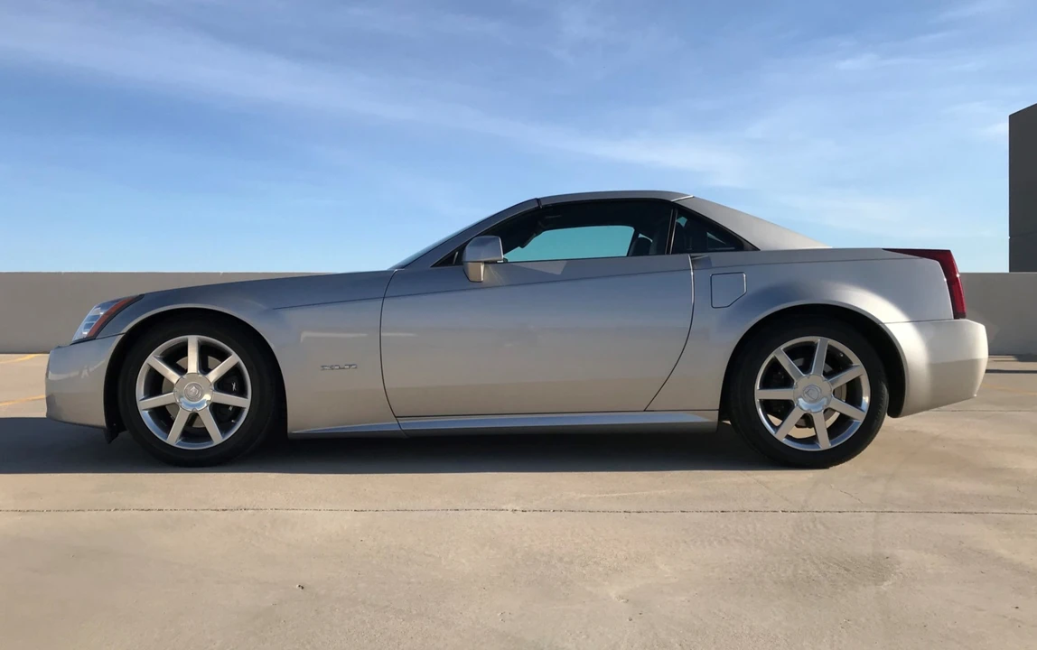 2005 Cadillac XLR - Image 21 of 31
