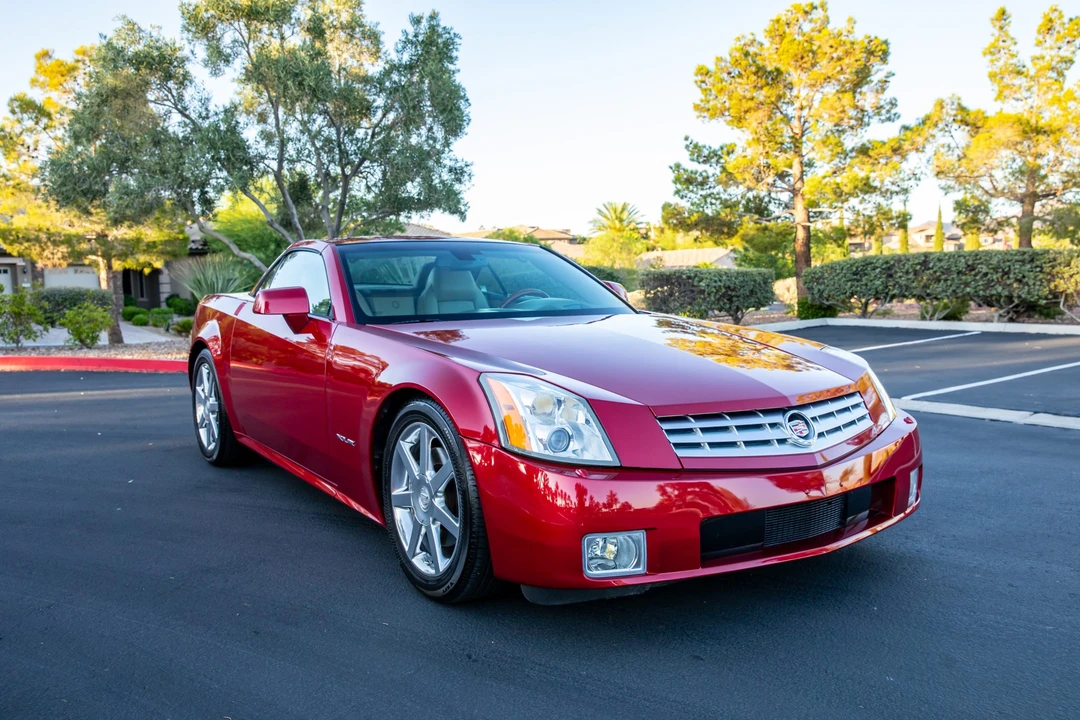 2005 Cadillac XLR - Image 14 of 31