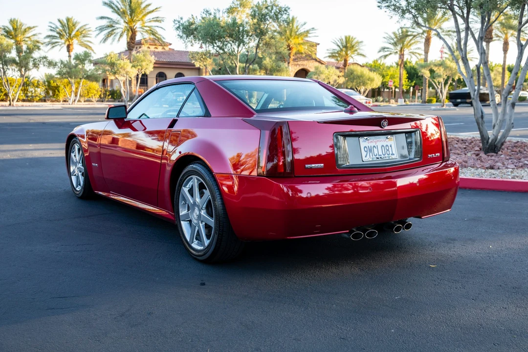 2005 Cadillac XLR - Image 18 of 31