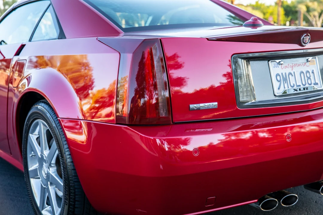 2005 Cadillac XLR - Image 27 of 31