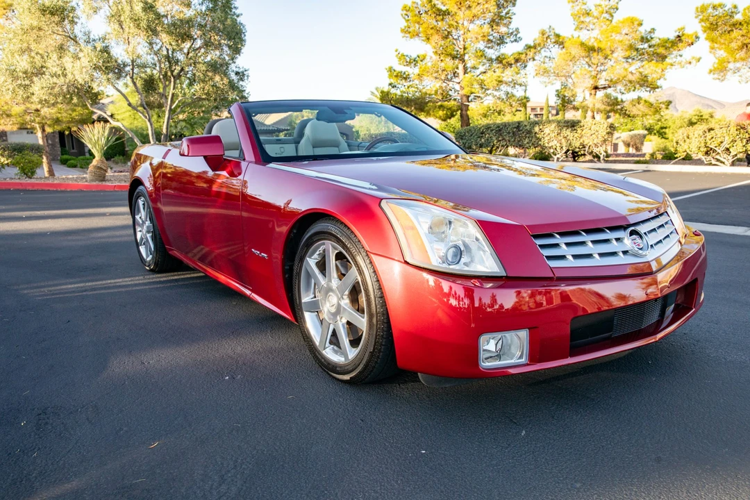 2005 Cadillac XLR - Image 6 of 31
