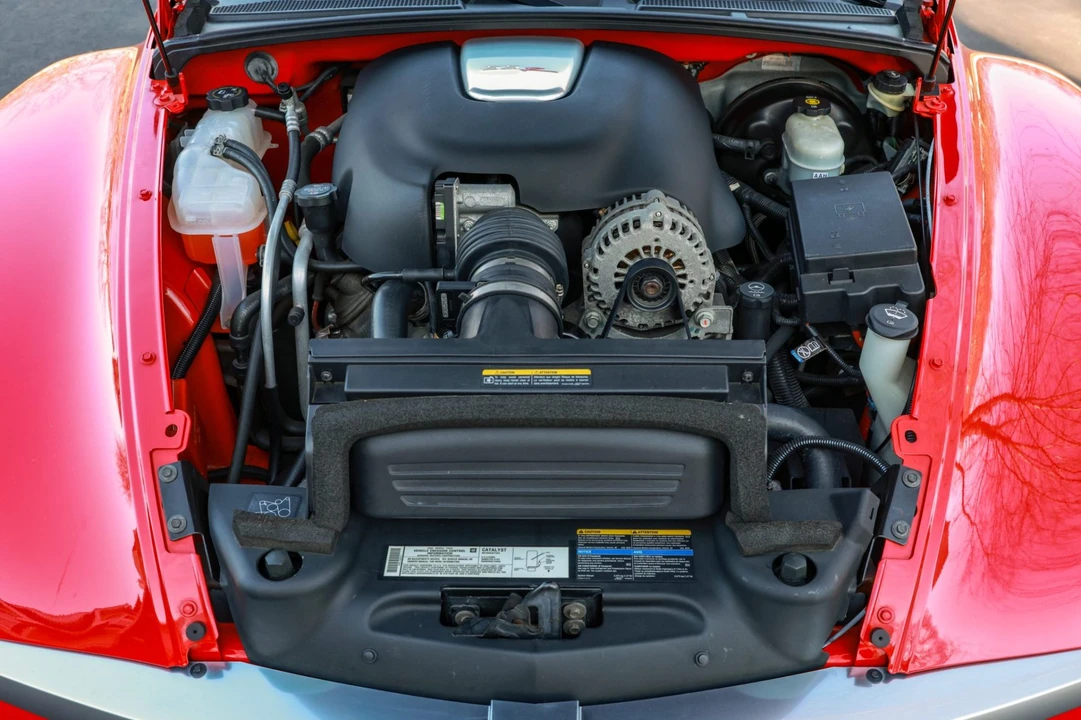 2005 Chevrolet SSR - Image 6 of 7