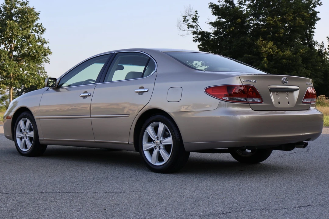 2005 Lexus ES 4th Gen - Image 11 of 31