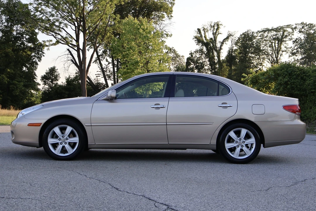 2005 Lexus ES 4th Gen - Image 12 of 31