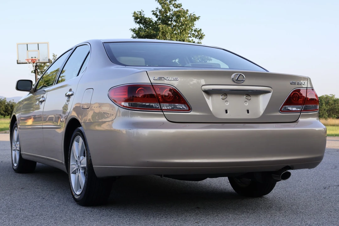 2005 Lexus ES 4th Gen - Image 10 of 31