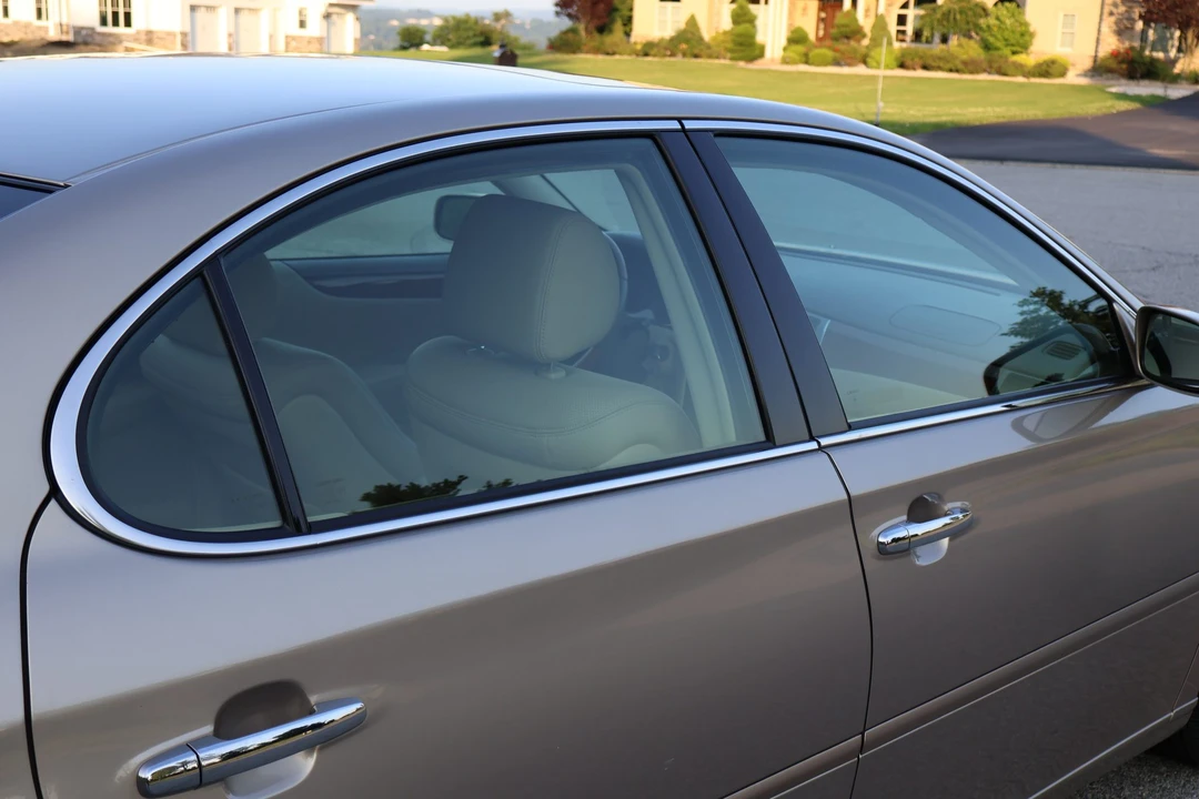 2005 Lexus ES 4th Gen - Image 28 of 31