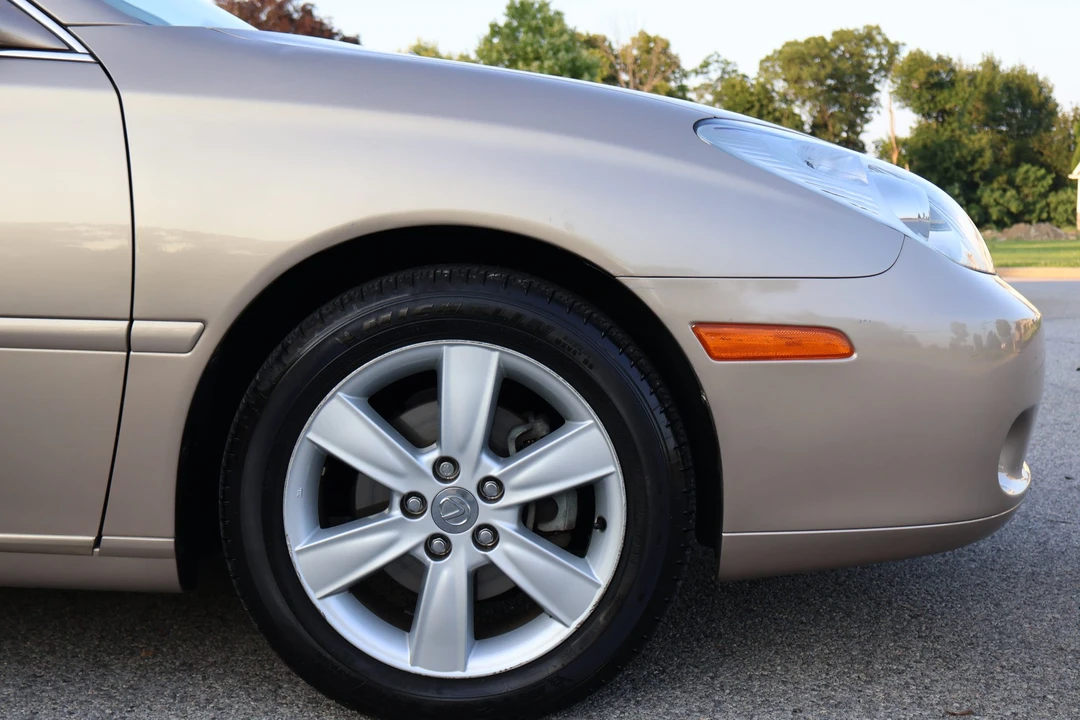 2005 Lexus ES 4th Gen - Image 18 of 31