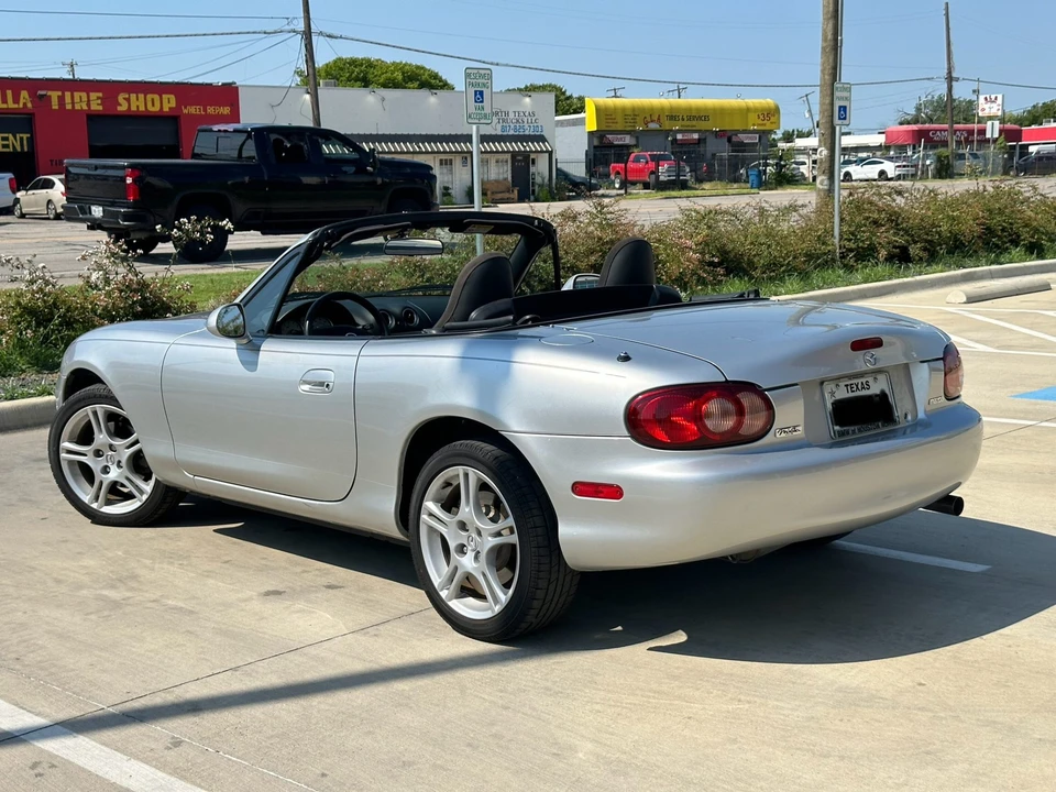 2005 Mazda NB MX-5 Miata - Image 10 of 31