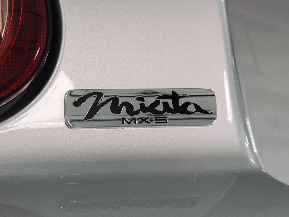 2005 Mazda NB MX-5 Miata - Image 25 of 31