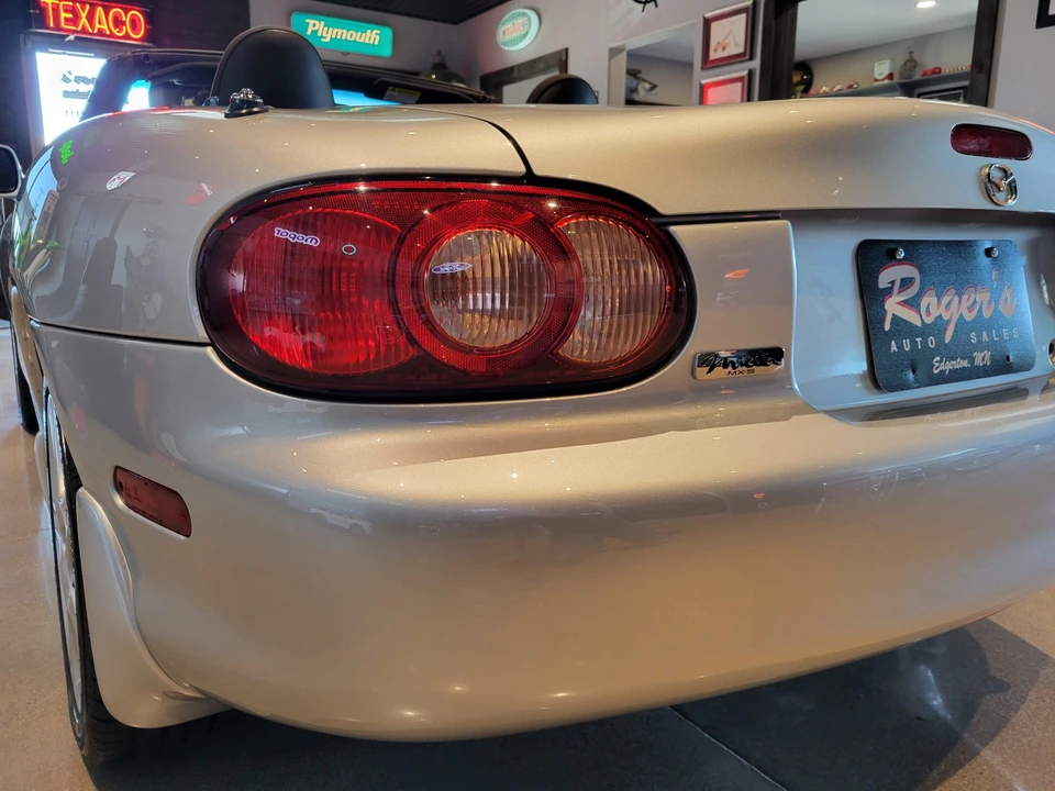 2005 Mazda NB MX-5 Miata - Image 21 of 31