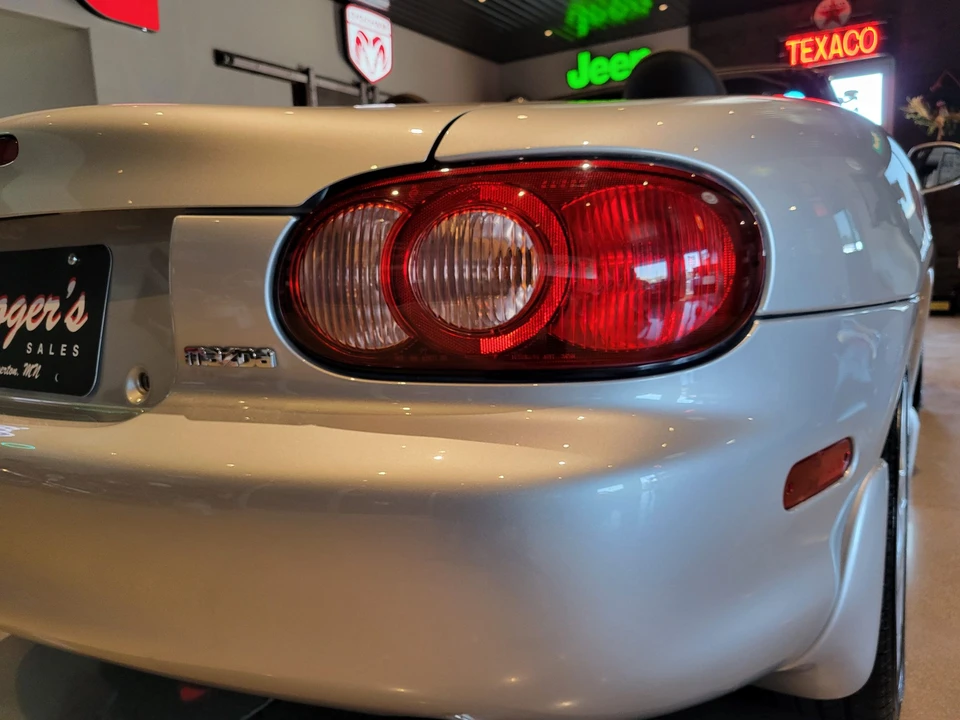 2005 Mazda NB MX-5 Miata - Image 22 of 31